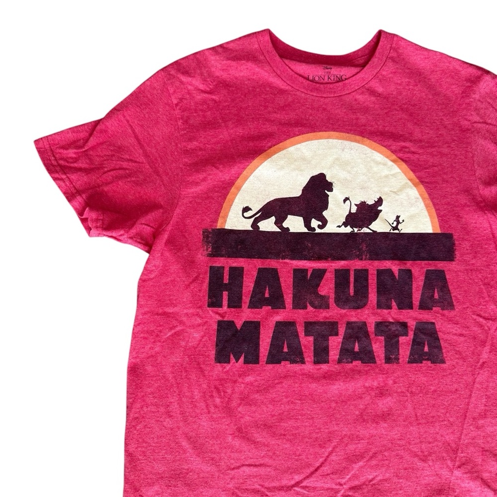 Disney Red Hakuna Matata T-Shirt Size Medium